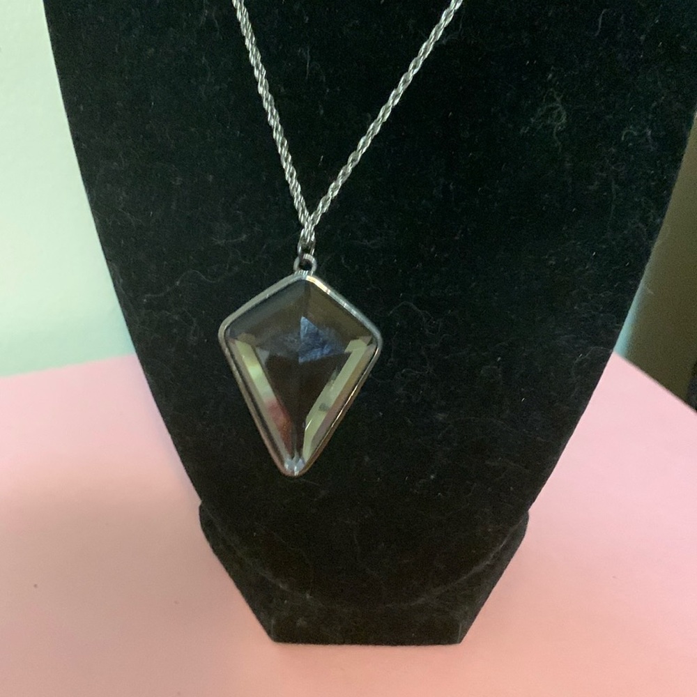 Gorgeous necklace, 19”